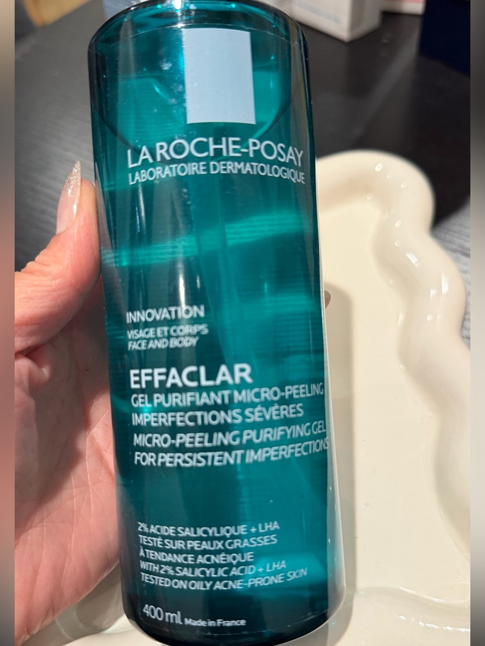 La Roche-Posay Effaclar Purifying Micropeeling Gel Salicylic Acid Cleansing Gel - Picture 3 of 3
